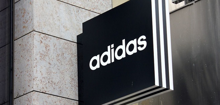 Medición contacto interrumpir Adidas salta al mercado de la reventa de la mano de ThredUp | Modaes