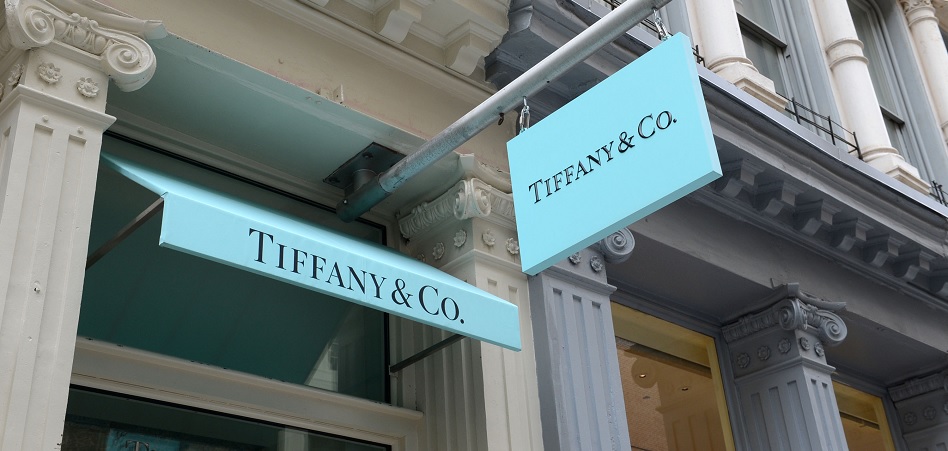 Tiffany renueva su acuerdo de óptica con Luxottica hasta 2027