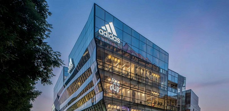 mero Cósmico terminado Adidas 'descabeza' España: sale la directora general y Francia liderará el  sur de Europa | Modaes