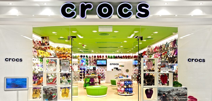 Crocs dispara sus ventas un 64% en el primer trimestre | Modaes