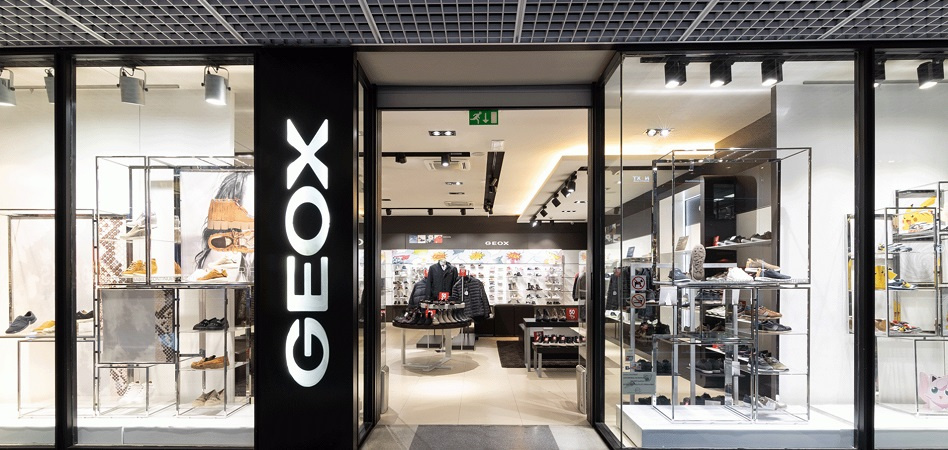 tirano leyendo por ejemplo Geox reduce un 33% sus ventas hasta septiembre | Modaes
