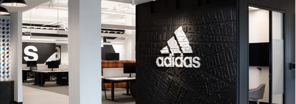 Academia muerte en frente de Adidas impulsa su red en España y alcanza los veinte outlets con una  apertura en Madrid | Modaes