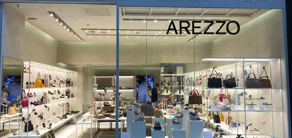 Arezzo entra en moda de mujer y compra Carol Bassi por 28 millones