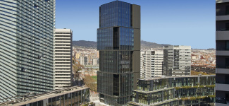 Puig amplía su centro logístico de Cataluña y eleva un 50% su capacidad