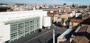 ‘Skaters’, moda y arte contemporáneo: vuelve 080 Barcelona Fashion desde el Macba