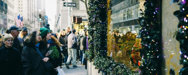 La Navidad tardará en llegar a EEUU: menos empleo y consumo más lento en 2024