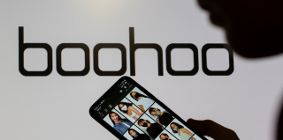 Sale el consejero delegado de Boohoo tras emprender una revisión estratégica