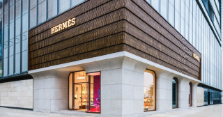 El lujo ‘ata’ su ladrillo: Hermès compra el local de su tienda de la Rue de Sèvres