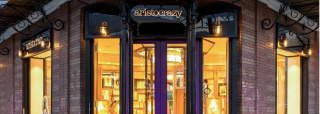 Aristocrazy recupera presencia en Barcelona y vuelve a abrir a pie de calle