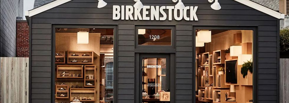 Birkenstock incumple previsiones de ventas en el tercer trimestre, pero sigue al alza