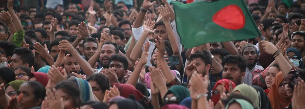 Polvorín en Bangladesh: las revueltas paralizan la fábrica de moda barata del mundo