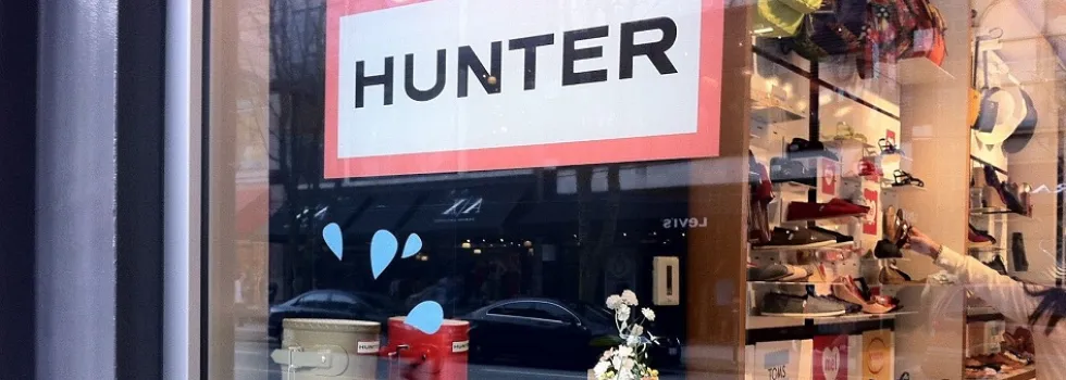 Authentic Brands ultima la compra de Hunter tras adelantarse en la puja