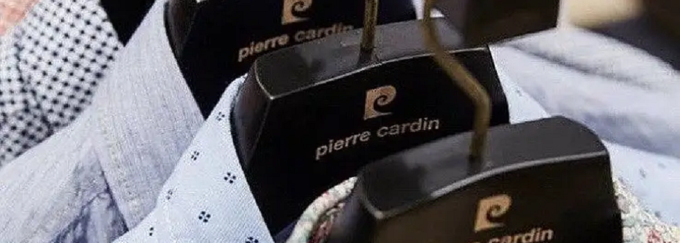 Bruselas multa con 5,7 millones a Pierre Cardin por trabas a la venta transfronteriza de ropa