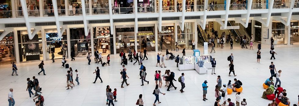 La afluencia a los centros comerciales desciende un 2,8% en noviembre en España