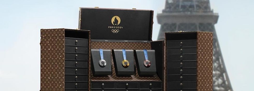 Louis Vuitton presenta las medallas y antorchas de los Juegos Olímpicos