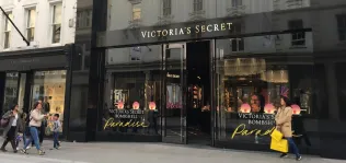 Grupo Axo impulsa Victoria’s Secret en Chile de la mano de Falabella