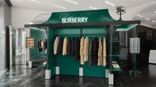 Burberry sigue reforzando su cúpula y repesca talento para el área de producto