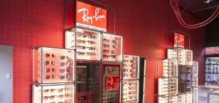 Luxottica fija su objetivo en Colombia: abre las dos primeras tiendas de RayBan en el país