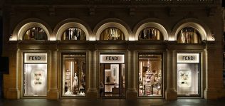 LVMH refuerza su ofensiva en España: abre filial de Fendi a las puertas de entrar en el país