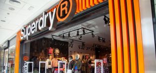 Superdry emite un ‘profit warning’ tras ‘pinchar’ en el Black Friday