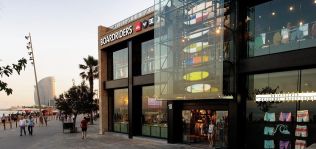 Authentic Brands Group formaliza la compra del dueño de Quicksilver 