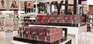 Coty se alía con Douglas para introducir Kylie Skin en Europa