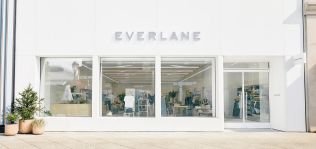 Everlane reordena su cúpula y ficha en Ugg a su nuevo consejero delegado