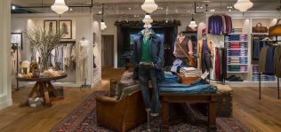 Ralph Lauren desafía el desplome del turismo y abre en Puerto Banús