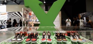 StockX entra en cosmética y firma un acuerdo con Revlon