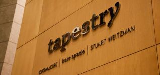 Tapestry crece un 23% en los nueve primeros meses y baja sus previsiones