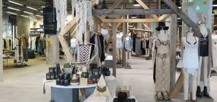 Urban Outfitters cierra 2020 <br>con una caída de ingresos <br>del 13%