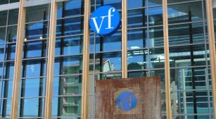 VF se reordena: tantea vender su división de ropa de trabajo