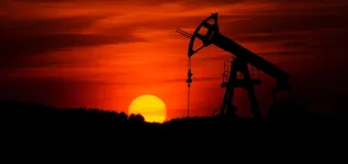 La moda mira también al petróleo: miedo a una escalada de precios