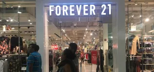 Forever21, marcha atrás en Bogotá: dice adiós a su tienda del centro comercial Santa Fe