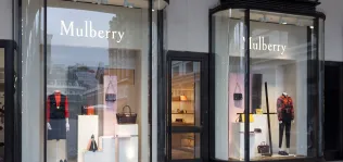 Mike Ashley eleva su participación en Mulberry hasta el 29,7%