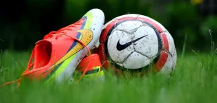 El rey para los reyes: Nike y Adidas se juegan en el fútbol el 60% de su patrocinio