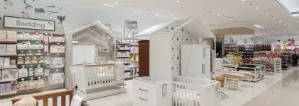 Mothercare cierra el ejercicio con un alza del 8% y estudia refinanciar su deuda