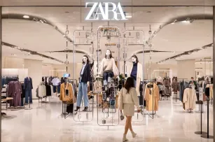 Zara Streaming inicia sus retransmisiones con Cindy Crawford y Kaia Gerber como anfitrionas