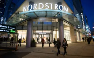 Nordstrom cierra el primer semestre al alza en plena compra por parte de Liverpool