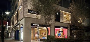 Loewe ‘pesca’ en gran distribución para online