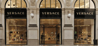 Versace nada a contra corriente con su primer ‘flagship store’ en Hong Kong