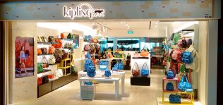 Kipling supera la barrera de las diez tiendas en Colombia de la mano de Estudio de Moda