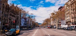 Paseo de Gracia: de los bancos al lujo con (un poco) de ‘fast food’