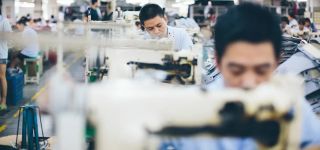 China se recupera: sube la producción y reabren las tiendas