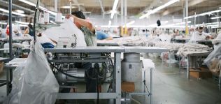 La producción textil sube un 1,8% en abril y el calzado y la confección se disparan