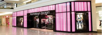 Victoria’s Secret encoge en 2023 y prevé otro año de ajuste en 2024 