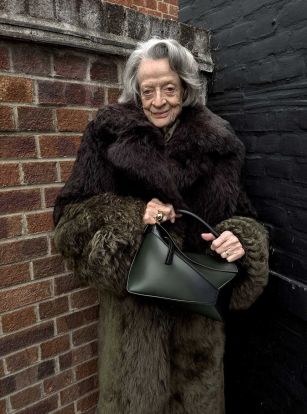 Maggie Smith, la nueva cara de Loewe