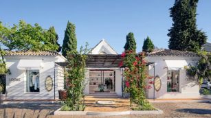 Loewe crece en España y abre las puertas de su nueva tienda en Marbella 