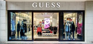 Bruselas multa a Guess: 40 millones por penalizar las ventas transfronterizas