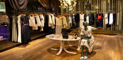 Ted Baker saca la tijera: cierra 15 tiendas y despide 220 empleados